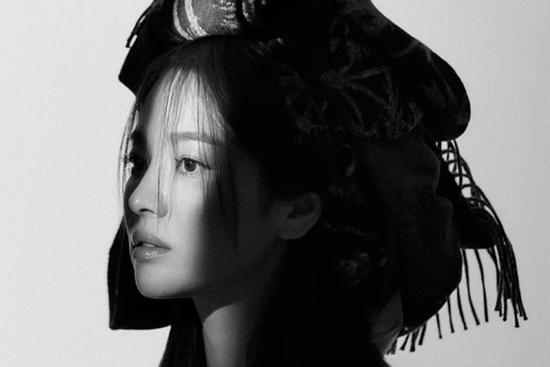 Song Hye Kyo bị chỉ trích vì xuất hiện trên tạp chí Thái Lan