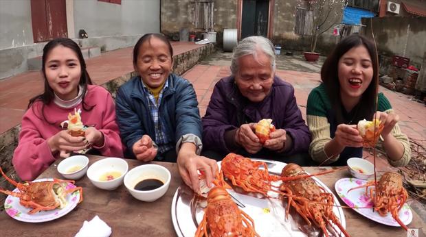 8/3 chả có gì nhiều, bà Tân Vlog làm mâm tôm hùm sương sương tặng mẹ 84 tuổi-5