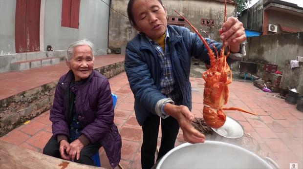 8/3 chả có gì nhiều, bà Tân Vlog làm mâm tôm hùm sương sương tặng mẹ 84 tuổi-2