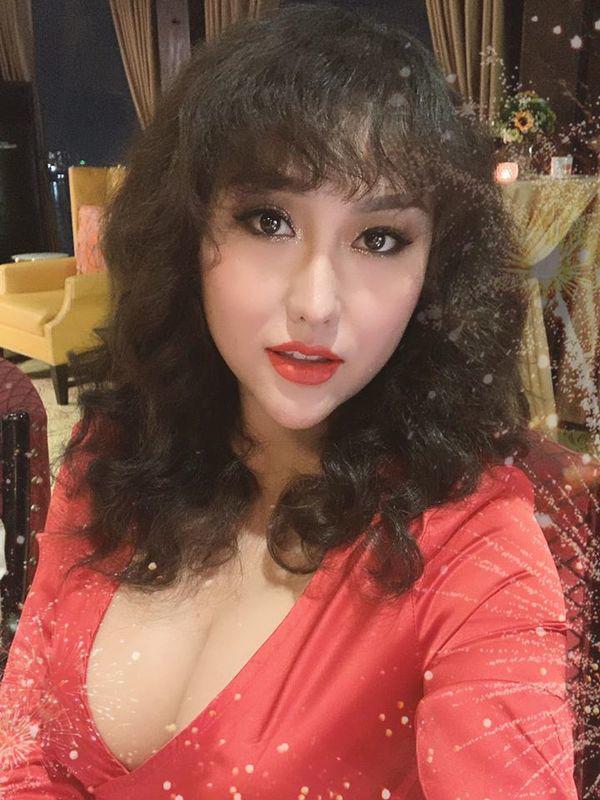 Từ bỏ tóc xù xơ xác, Phi Thanh Vân trong mái tóc mới trông hút mắt hơn hẳn-4