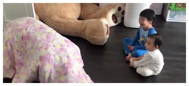 Những hoạt động hài hước của sao Hoa ngữ khi phải ở nhà vì dịch Covid-19-2