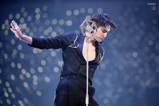 Kai (EXO) chứng minh danh hiệu 'cỗ máy nhảy'