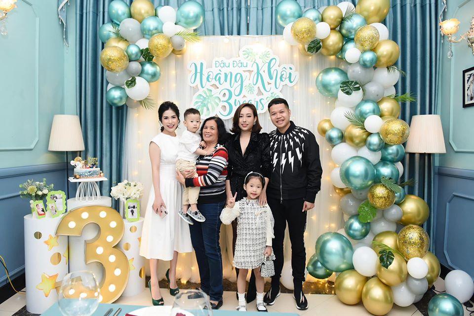 Gần 1 năm ly hôn bão tố, Việt Anh và vợ cũ lần đầu vui vẻ xuất hiện trong một khung hình-4