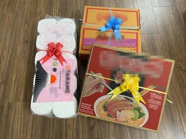 8/3 đúng mùa dịch Corona, mì tôm và khẩu trang lên ngôi trong list quà tặng vợ của các đấng mày râu-3