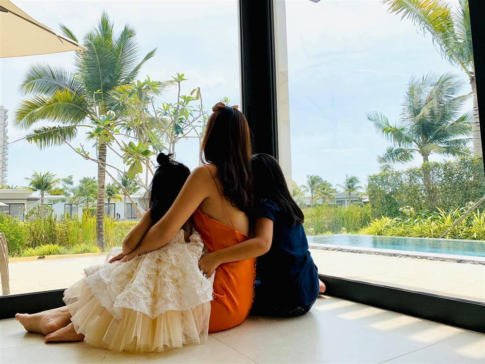 Phạm Quỳnh Anh - Quang Huy vui vẻ đoàn tụ chúc mừng sinh nhật con gái út-2