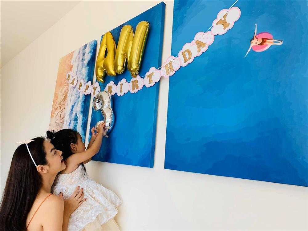 Phạm Quỳnh Anh - Quang Huy vui vẻ đoàn tụ chúc mừng sinh nhật con gái út-5