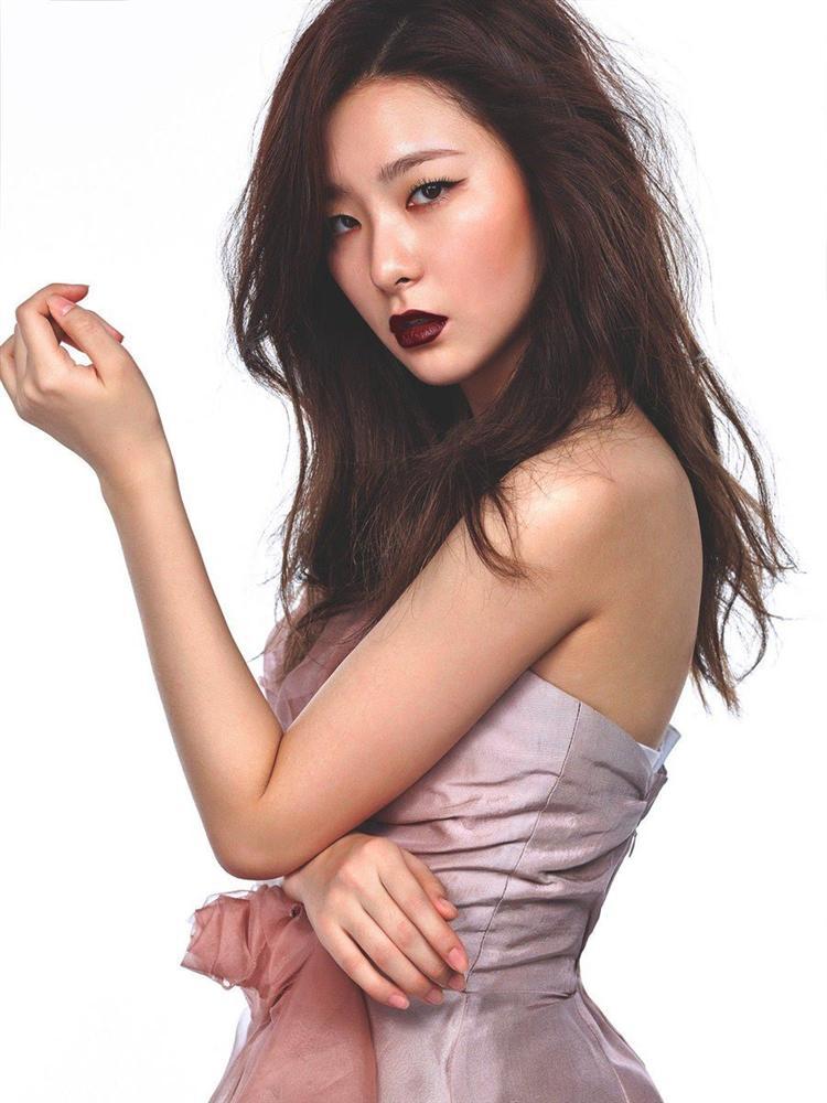 Lisa, HyunA đánh môi thâm vẫn được khen xinh đẹp-2