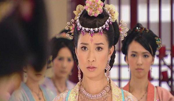 Xinh đẹp và tài năng nhưng Xa Thi Mạn vẫn khiến khán giả khó chịu vì 4 vai diễn này-8