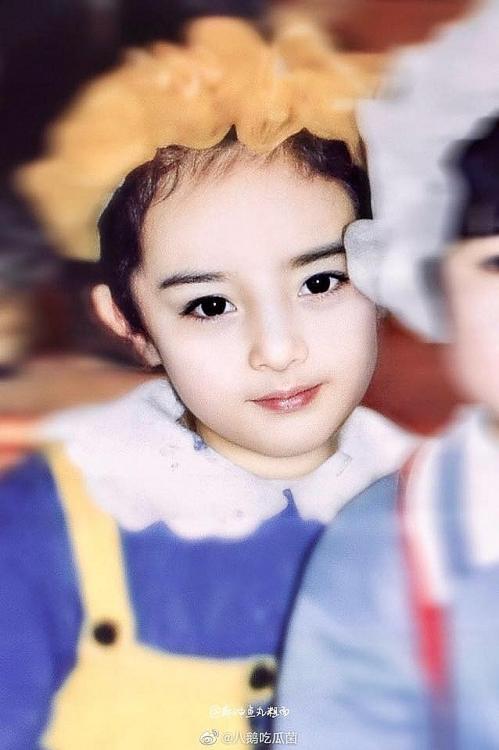 Ảnh thời thơ ấu của Dương Mịch được hé lộ, xứng danh mỹ nhân đẹp từ trong trứng khiến Cnet phải xuýt xoa-6