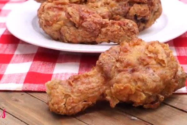 Gà rán sốt chua ngọt trên đường phố Hàn Quốc-1