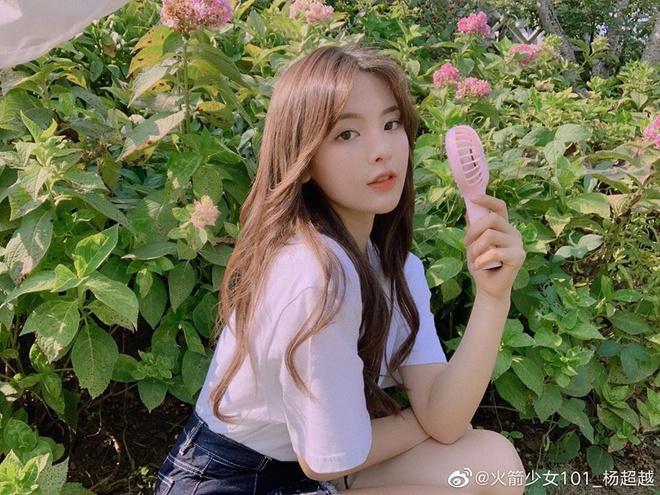 Dương Siêu Việt bị tẩy chay vì trữ thuốc lá trong nhà-2