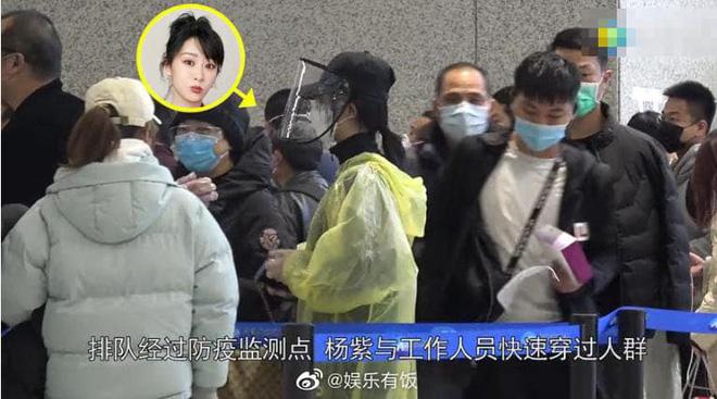 Chẳng cần giữ gìn hình ảnh nghệ sĩ, Dương Tử diện áo mưa, đeo mặt nạ kín mít chống virus corona-5