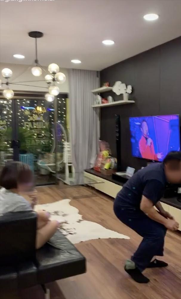 Đang nhảy nhót làm vợ vui, anh chồng tá hỏa vì lộ khoản quỹ đen khủng-2