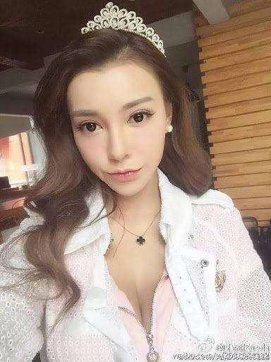 Nói về việc thế thân cho Angelababy, Châu Văn Vũ từng bộc bạch rằng : “Angela Baby chính là thần tượng của tôi, cô ấy vô cùng xinh đẹp và tài năng. Khi bạn thần tượng 1 ai đó quá mức thì dần dần phong cách của bạn cũng sẽ có điểm chung với thần tượng của mình. Tôi cảm thấy hãnh diện vì điều đó”.