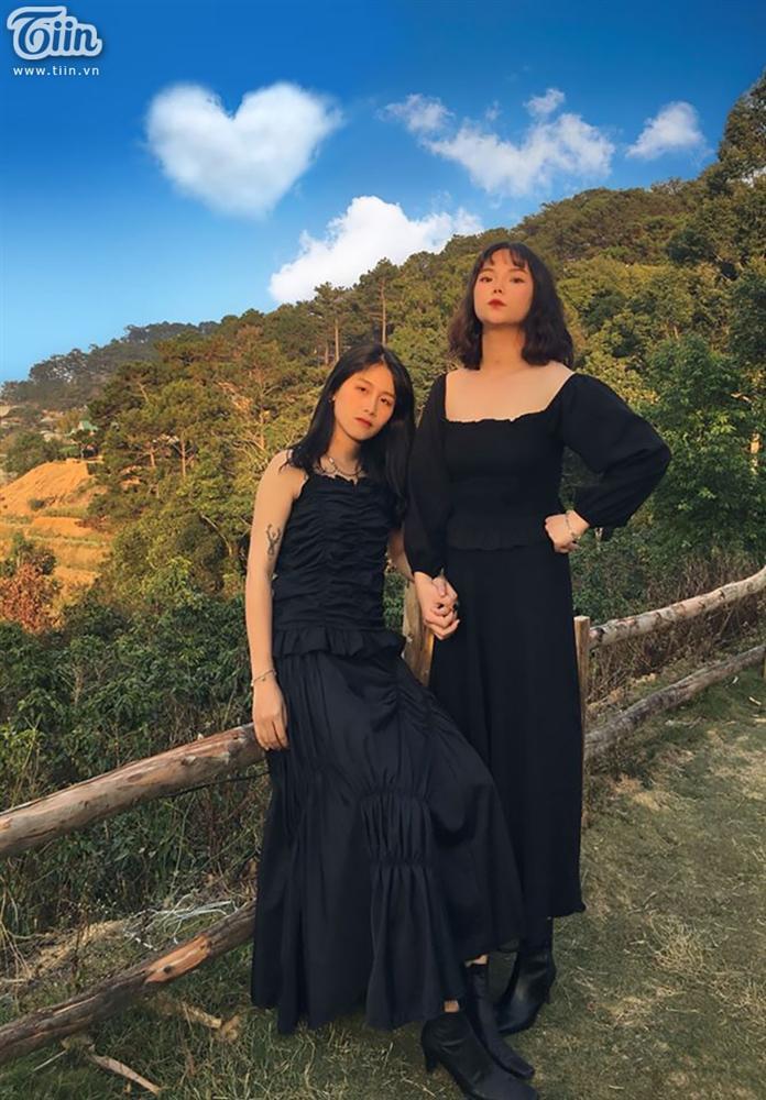 Cặp LGBT nữ nên duyên nhờ like dạo, gu thời trang chất lừ đang khiến dân mạng xôn xao-1