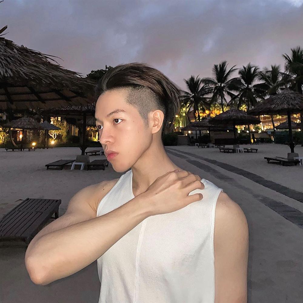 Cằm Đức Phúc nhọn hoắt xuyên thủng vạn vật, mặt chẳng liên quan đến người-2