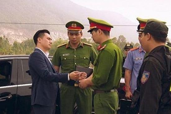 Sự nghiệp điện ảnh của Lê Việt Anh sau 15 năm: Đóng phim nào đi tù phim đó