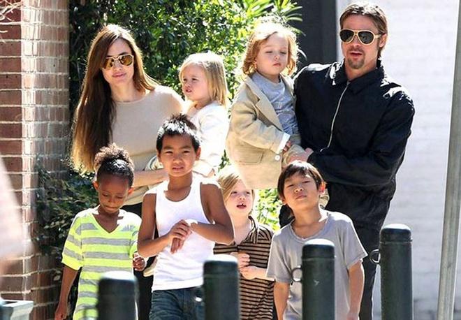 Angelina Jolie và Brad Pitt cùng chăm con sau phẫu thuật-2
