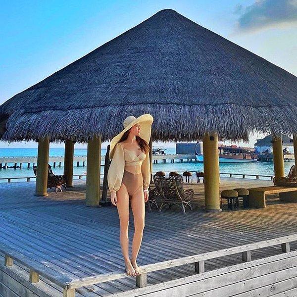 Bất chấp diện lại nón cũ, Hồ Ngọc Hà vẫn đẹp như tạc tượng-2