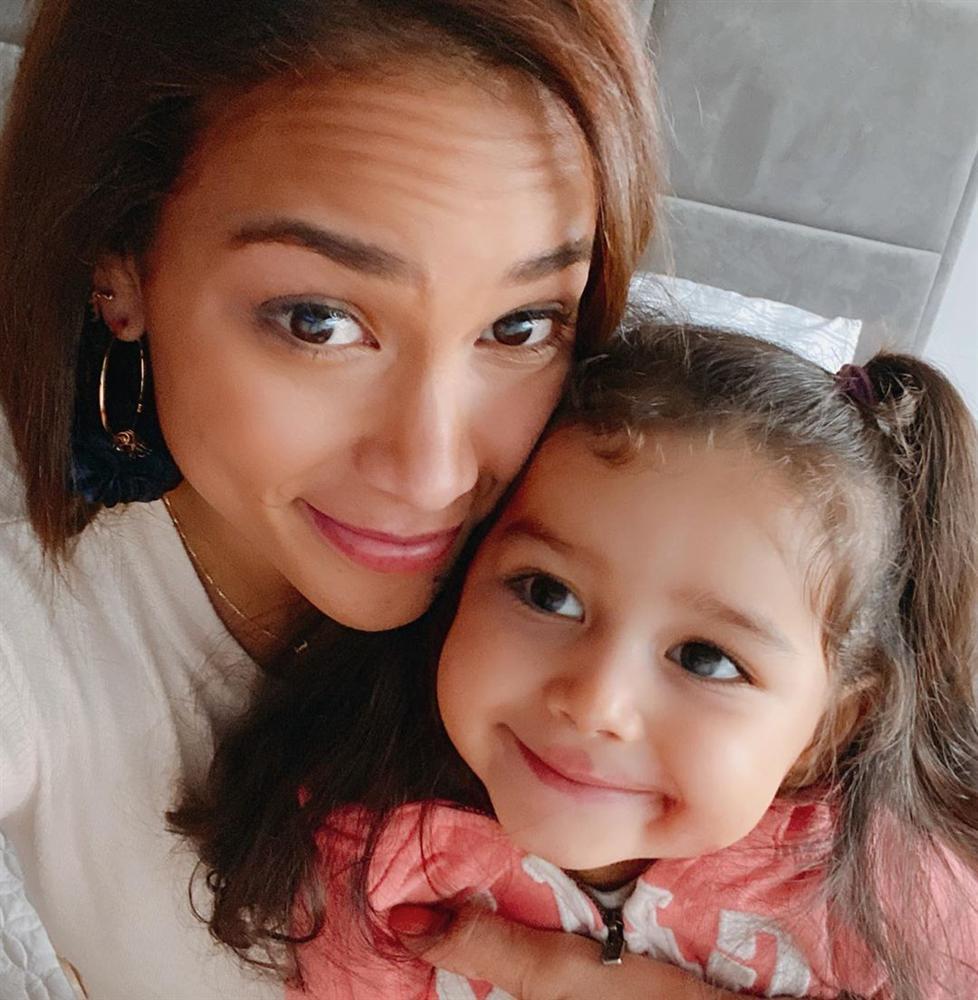 Bản tin Hoa hậu Hoàn vũ 10/3: Lộ chứng cứ Hoàng Thùy tiếp tục thi sắc đẹp quốc tế?-8