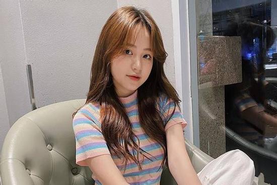 'Hot girl 1,52 m' bức xúc vì bị nói tiếp xúc khách Anh mắc Covid-19