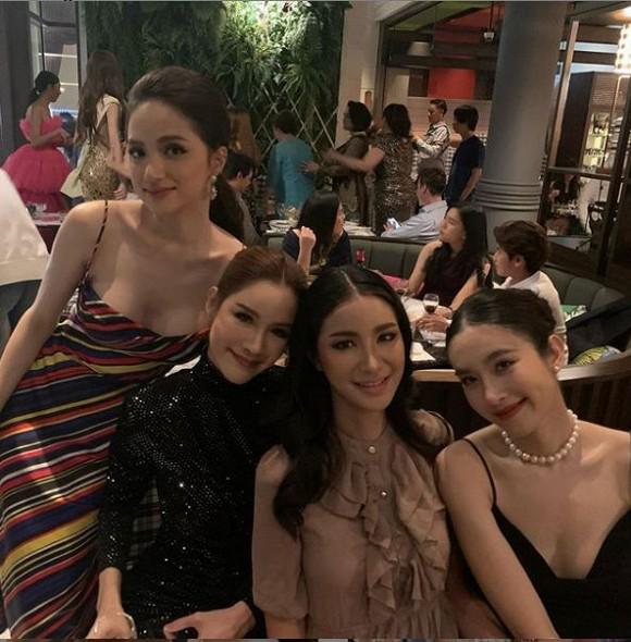 Hoa hậu Chuyển giới Quốc tế 2007 bày tỏ sự ngưỡng mộ với Hương Giang-7