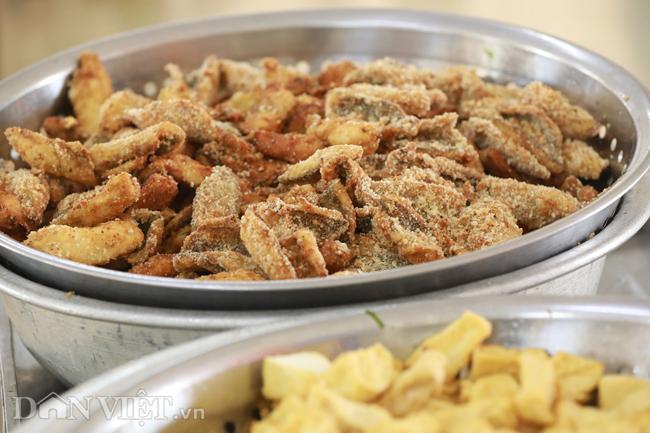 Vào khu bếp quân đội chuẩn bị đồ ăn cho người cách ly vì Covid-19-4