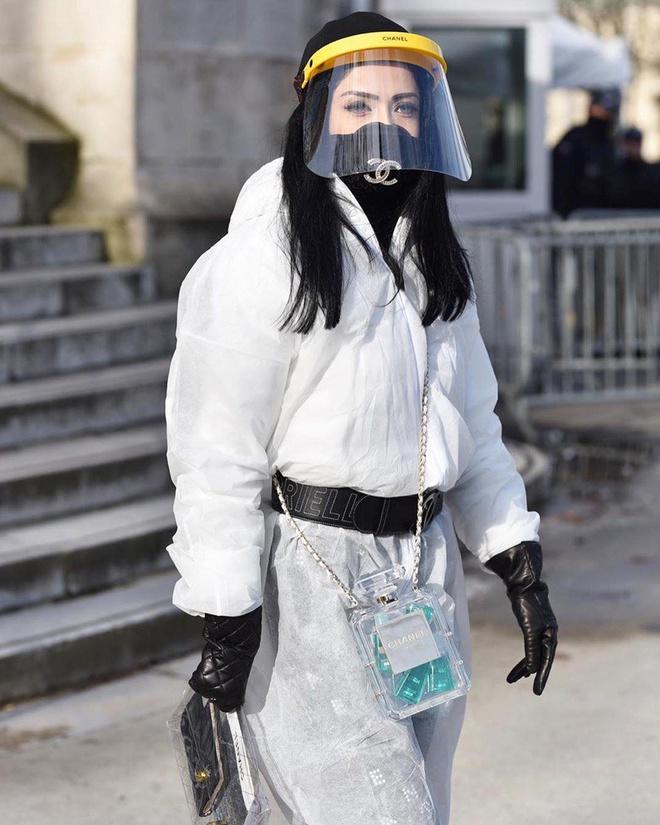 Rich kid Kazakhstan đeo khẩu trang Louis Vuitton phòng dịch Covid-19-4