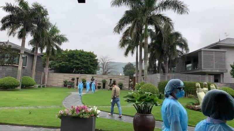 Biệt phủ xa hoa không thua kém resort 5 sao của bệnh nhân thứ 17 dương tính Covid-19-4