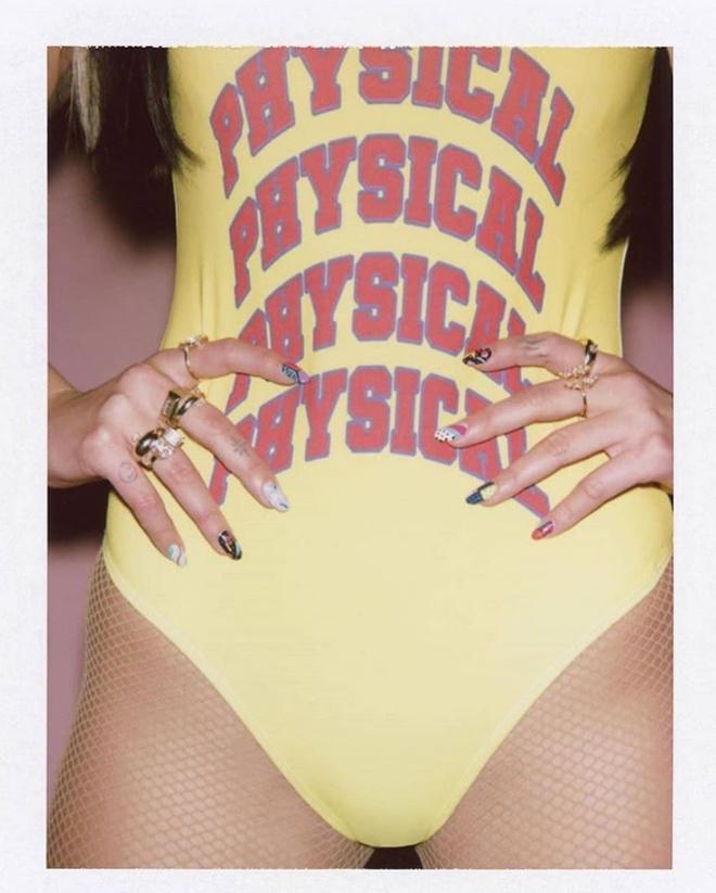 Mùa dịch Covid-19 rộ mốt sơn móng hình nước rửa tay-3