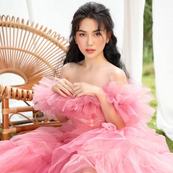 Yêu Huỳnh Phương, Sĩ Thanh hóa thành Nữ hoàng bánh bèo và phát ngôn sốc: Tối ăn anh-6