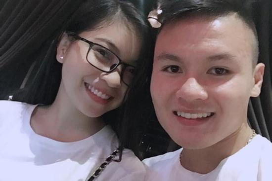 Vừa nối lại tình xưa với Quang Hải, Nhật Lê đã lên mạng dạy đàn ông cách yêu phụ nữ