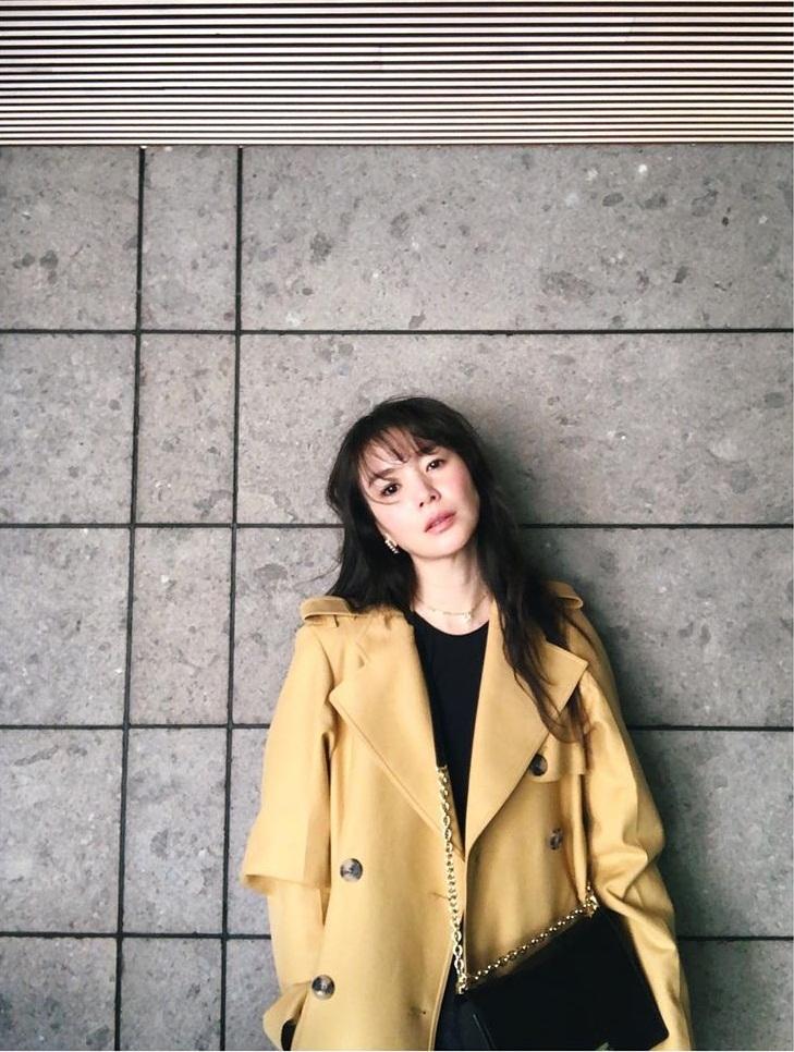 Bản tin Hoa hậu Hoàn vũ 12/3: HHen Niê mặc áo dài trắng, tóc tém hay tóc dài sẽ giúp cô xinh đẹp hơn?-7