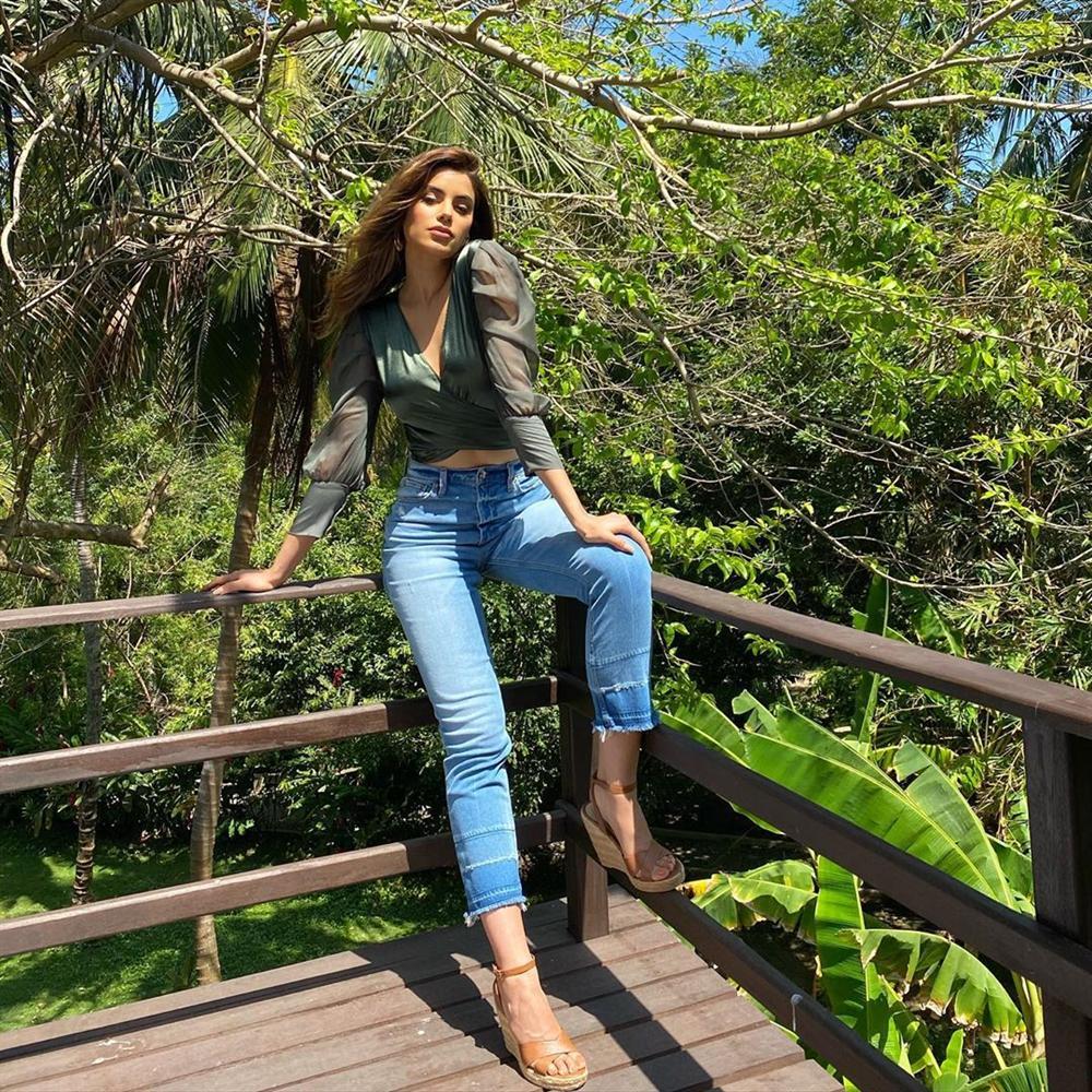 Bản tin Hoa hậu Hoàn vũ 12/3: HHen Niê mặc áo dài trắng, tóc tém hay tóc dài sẽ giúp cô xinh đẹp hơn?-8