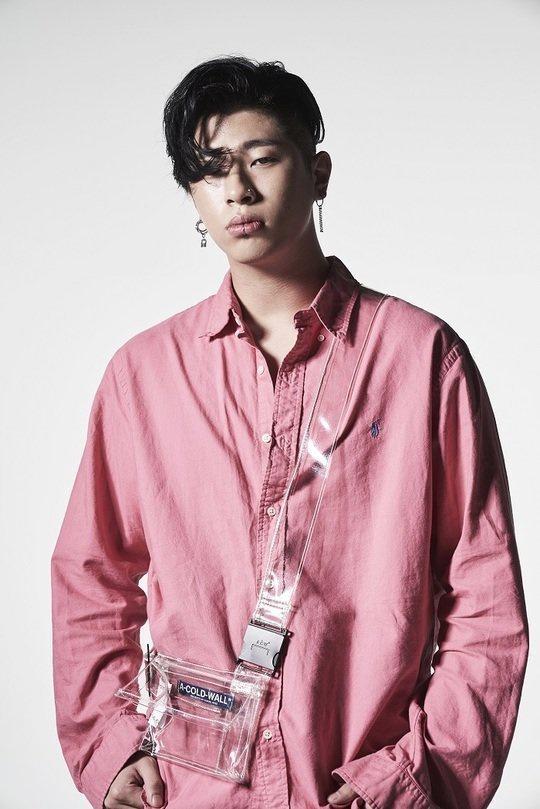 Nam rapper bị fan của BTS ném đá là ai?-6