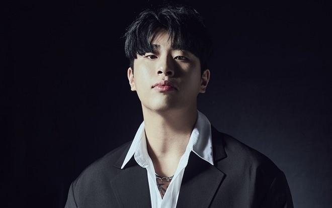 Nam rapper bị fan của BTS ném đá là ai?-7