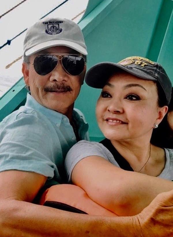 Hương Lan dùng từ điển nói chuyện với con dâu Mỹ-2