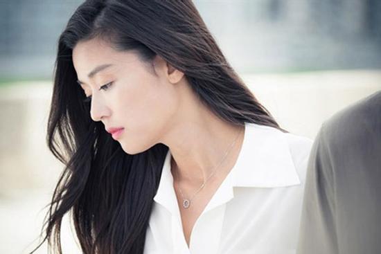 Sát ngày chụp ảnh cưới, chồng đưa đề nghị bất ngờ khiến tôi nổi da gà