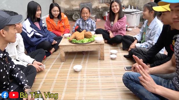 Có thù với món rán cứ làm là hỏng, bà Tân Vlog liền nghĩ ra cách nấu ăn siêu khéo-7