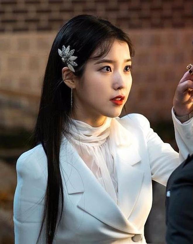 Dương Mịch cùng loạt mỹ nhân lăng xê mẫu kẹp tóc sang chảnh-1