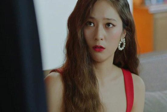 Đêm tân hôn mẹ chồng vào mở chăn của 2 vợ chồng, tôi sững sờ nhìn bà bật khóc