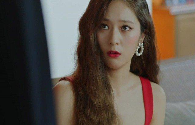 Đêm tân hôn mẹ chồng vào mở chăn của 2 vợ chồng, tôi sững sờ nhìn bà bật khóc-1