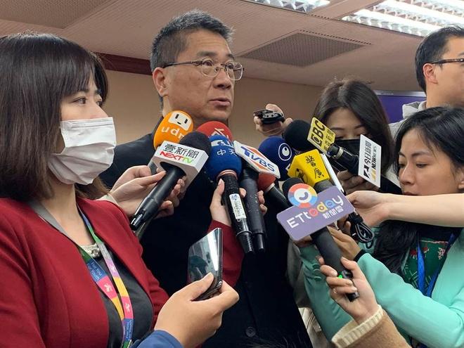 Sợ dịch, người Đài Loan cúng Tết Thanh Minh qua mạng, dâng hoa quả ảo-1