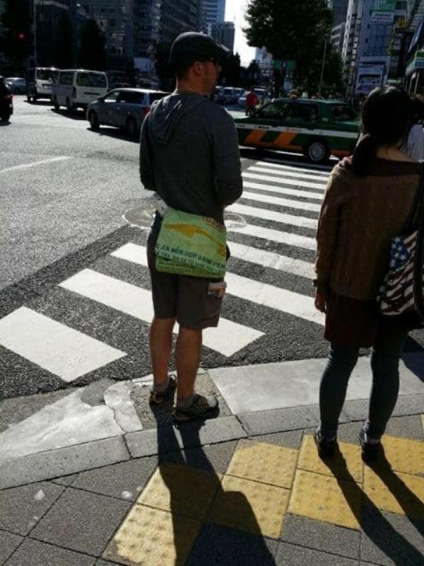 Thời tới đỡ không nổi: Bao cám của Việt Nam thôn tính giới thời trang thế giới-6