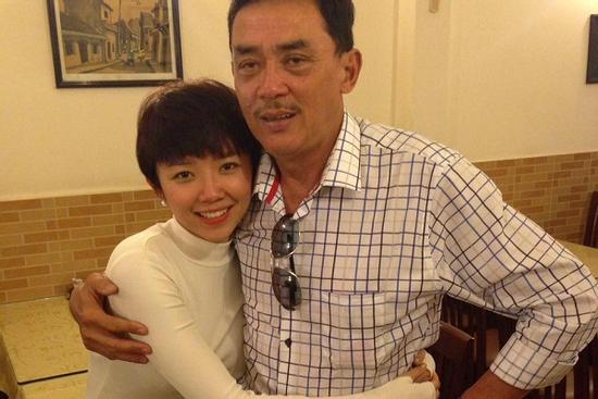 Xúc động với bài thơ bố Tóc Tiên viết gửi con gái, vừa ấm tình phụ tử vừa đầy đủ đạo lý làm người