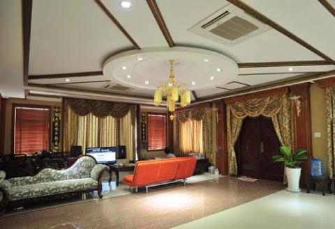 Cận cảnh biệt thự triệu đô, dát vàng 24k của những ca sĩ Việt-13