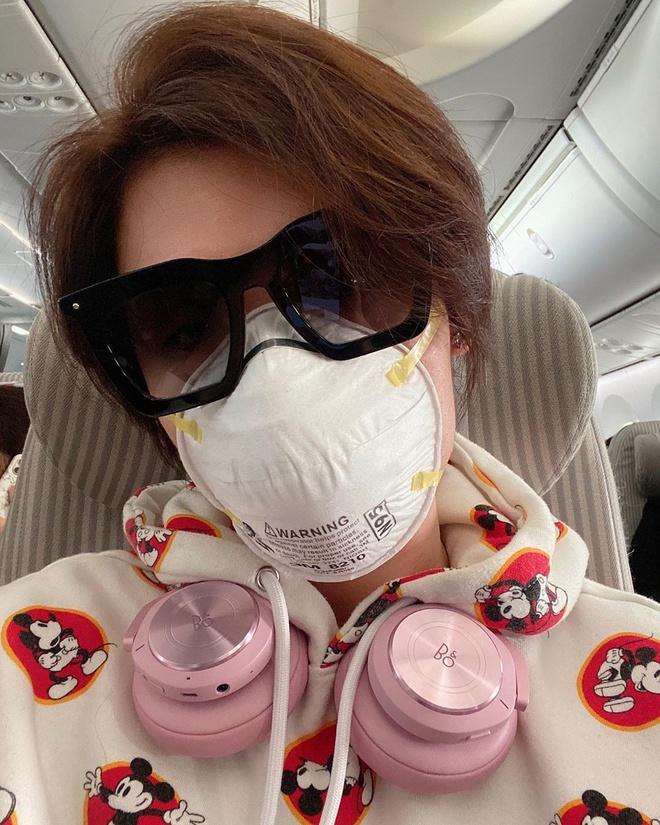 Trấn Thành, Đông Nhi phối đồ gì với khẩu trang phòng dịch Covid-19?-9