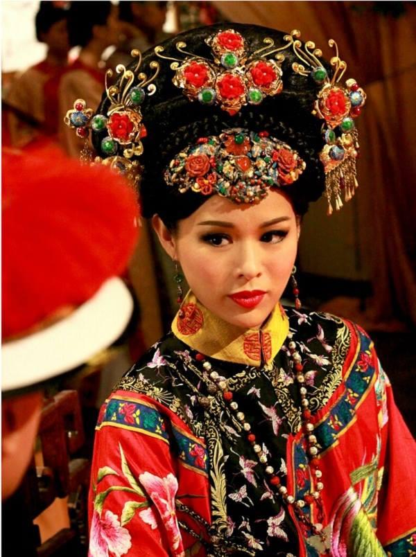 Xa Thi Mạn, Tuyên Huyên và những mỹ nhân lột xác với vai phản diện trên màn ảnh TVB-6