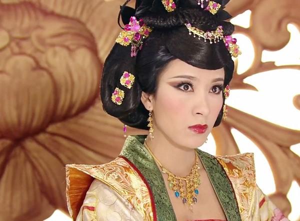 Xa Thi Mạn, Tuyên Huyên và những mỹ nhân lột xác với vai phản diện trên màn ảnh TVB-8