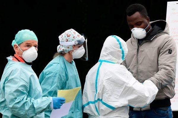 Khoảnh khắc cuối đời của một bệnh nhân nhiễm Covid-19-2